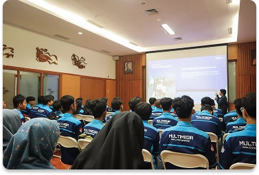 Kegiatan Praktik Siswa di Laboratorium